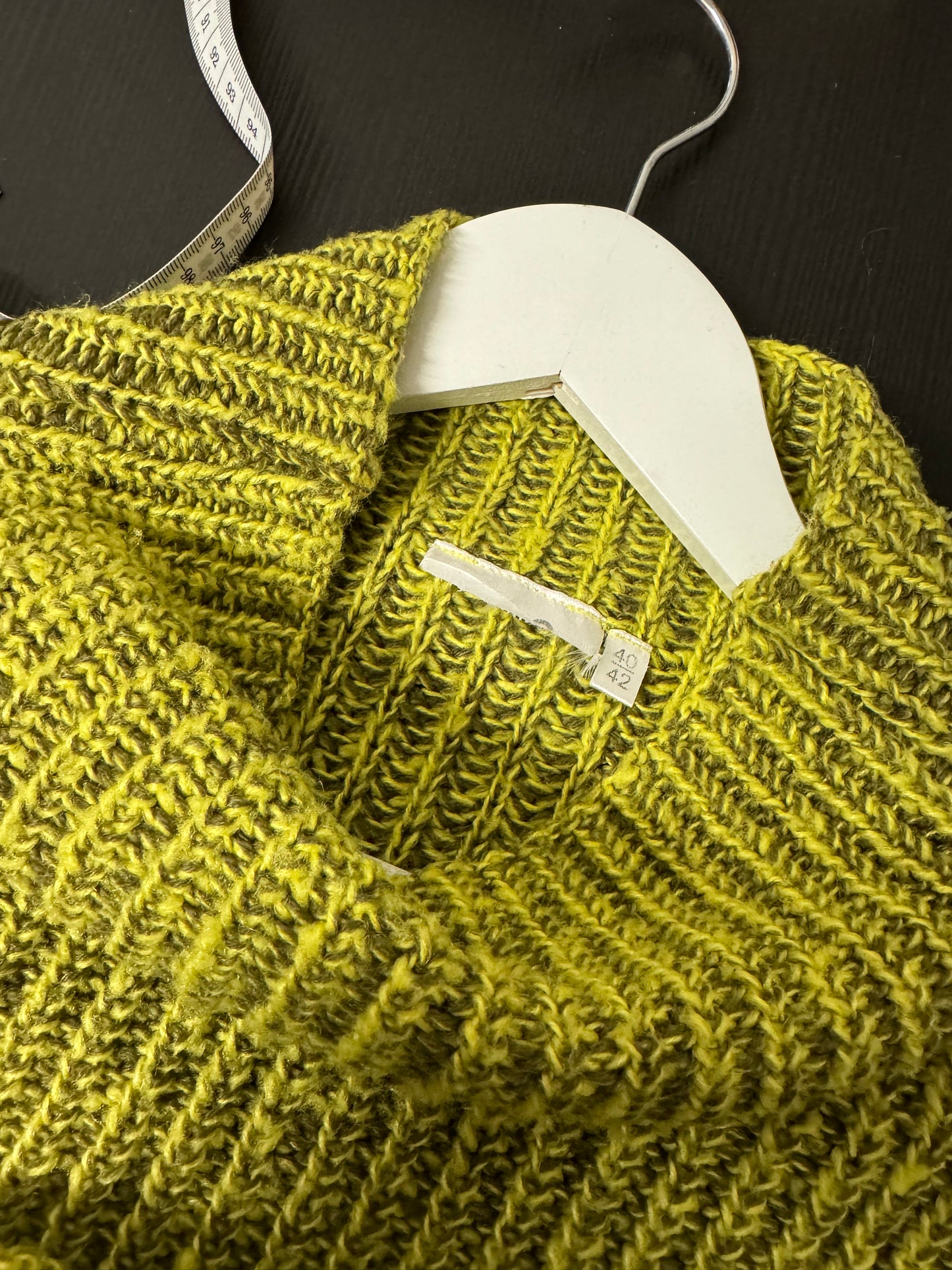 Maglione ampio a collo alto giallo e grigio melange, in misto lana