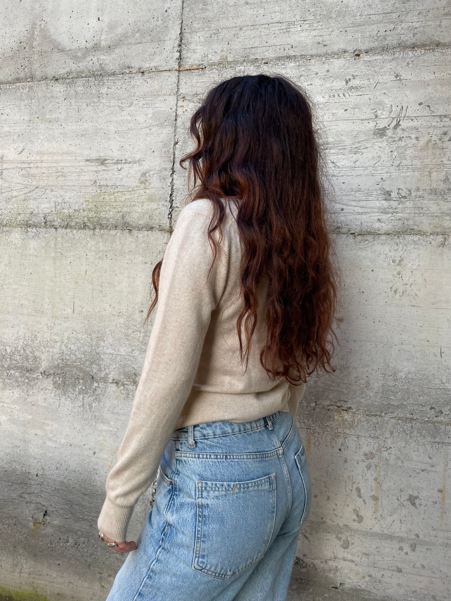 Maglioncino scollo a V sabbia 100% cashmere, taglia M