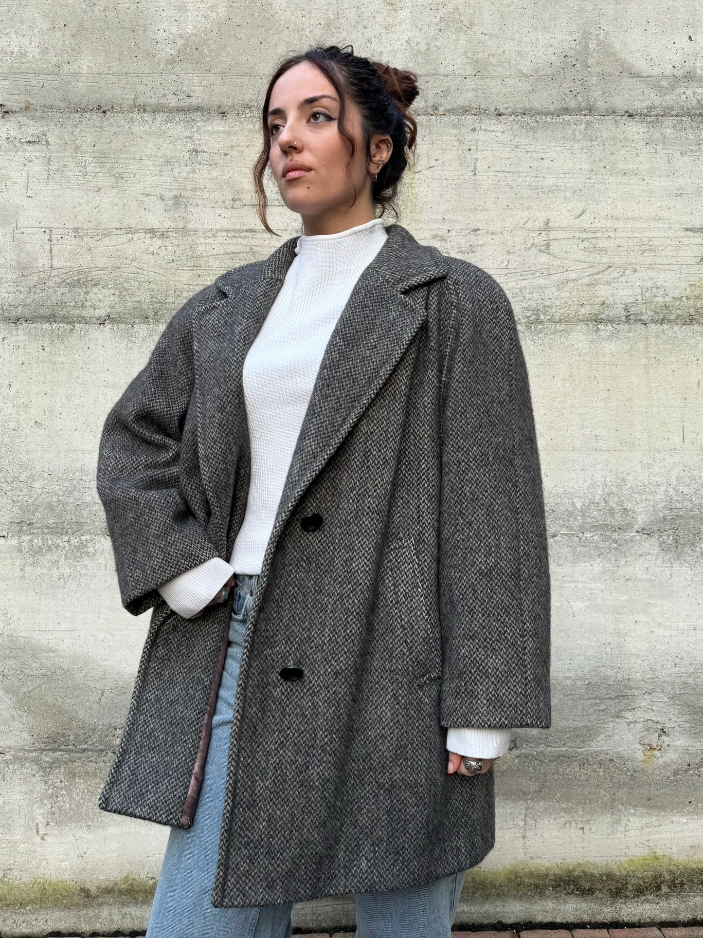 Cappotto corto sartoriale grigio spigato in pura lana vergine