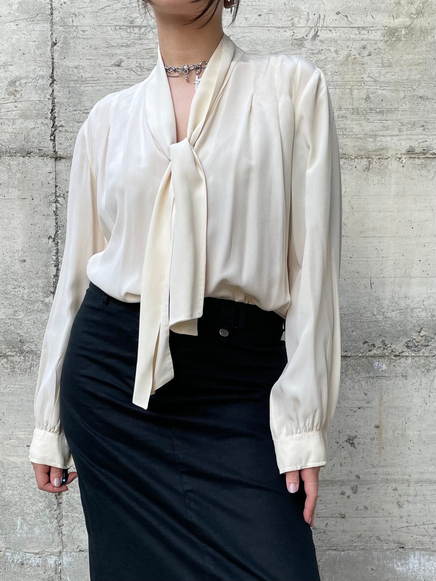 Camicia sartoriale 100% seta panna - nodo frontale