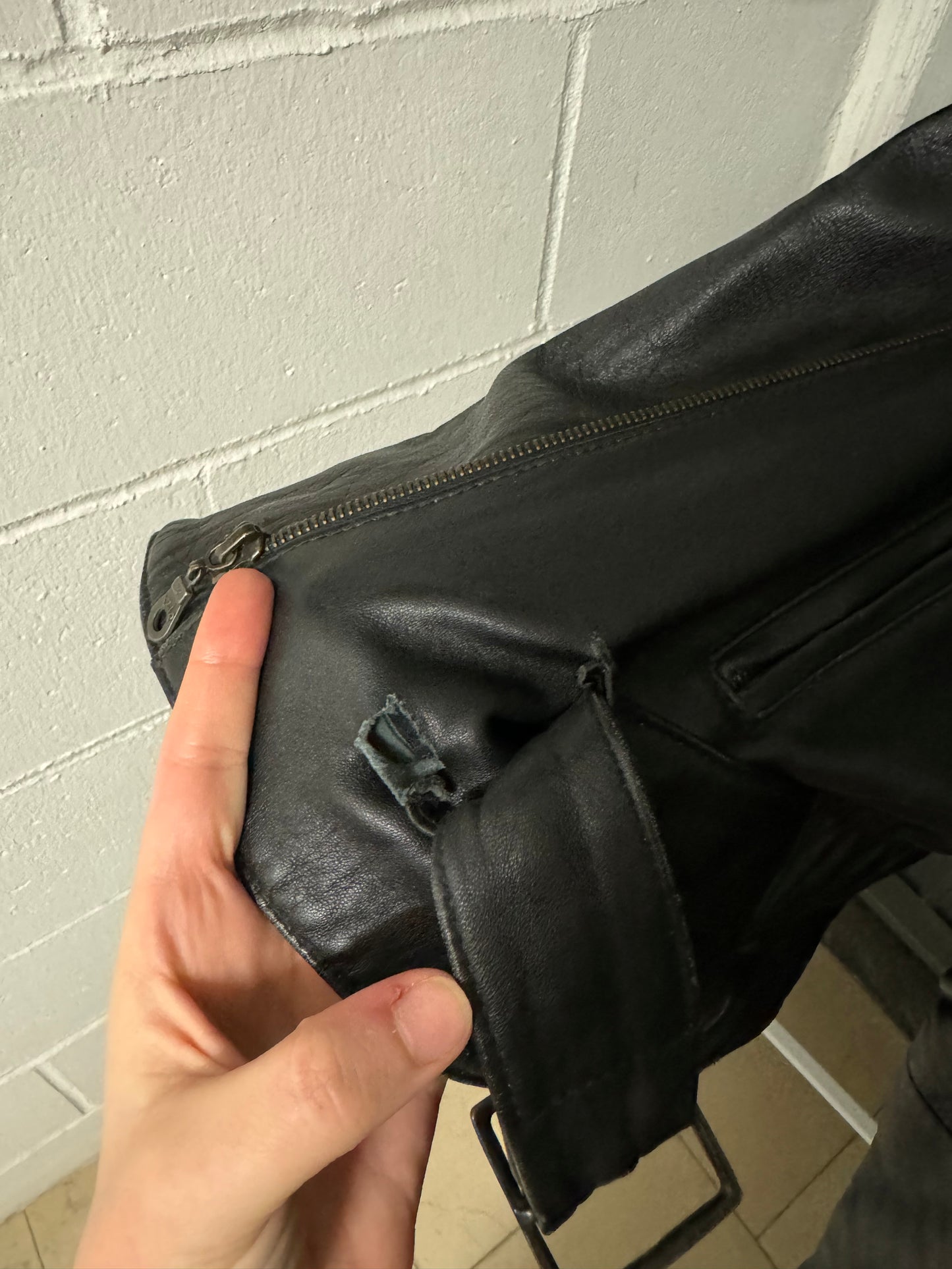 Bomber crop 80s in vera pelle nappata effetto used