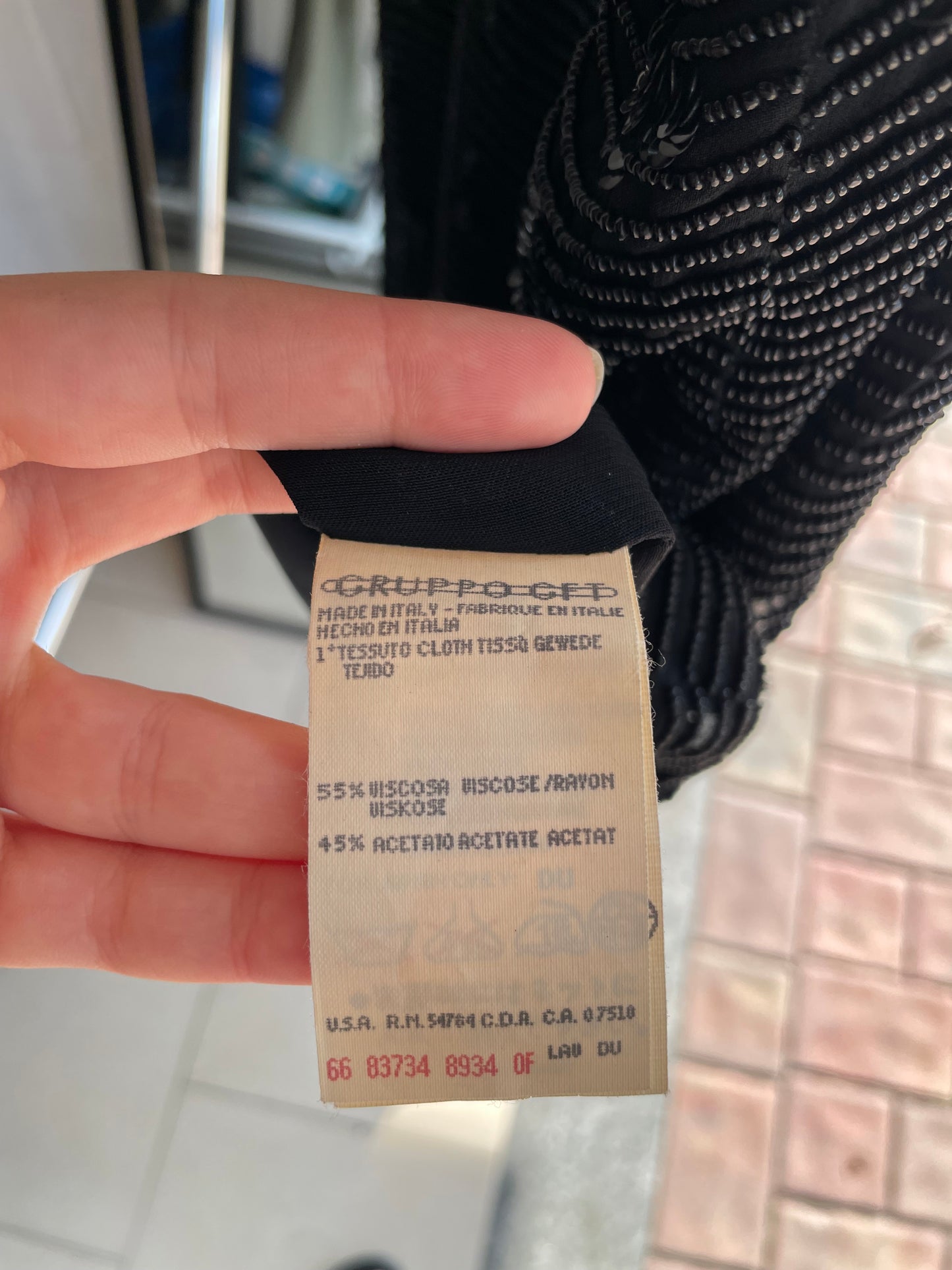 Top sartoriale MANI nero ricamato a mano - taglia M