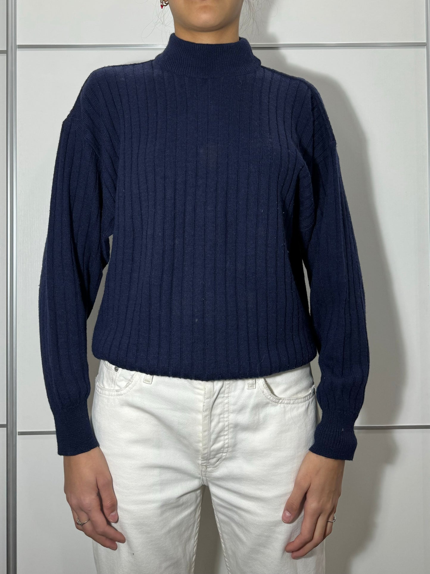 Dolcevita a coste blu in misto lana