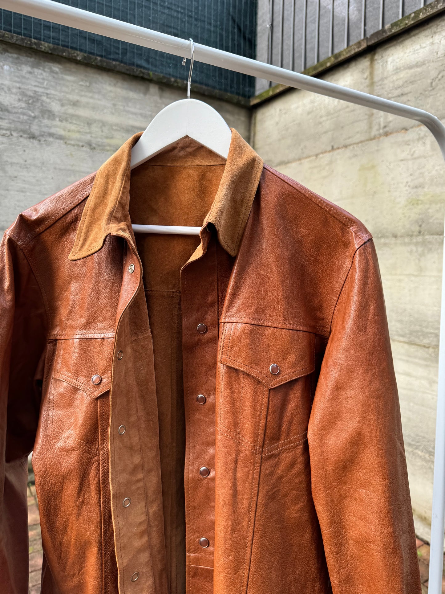 Overshirt double face in cuoio e renna color cognac