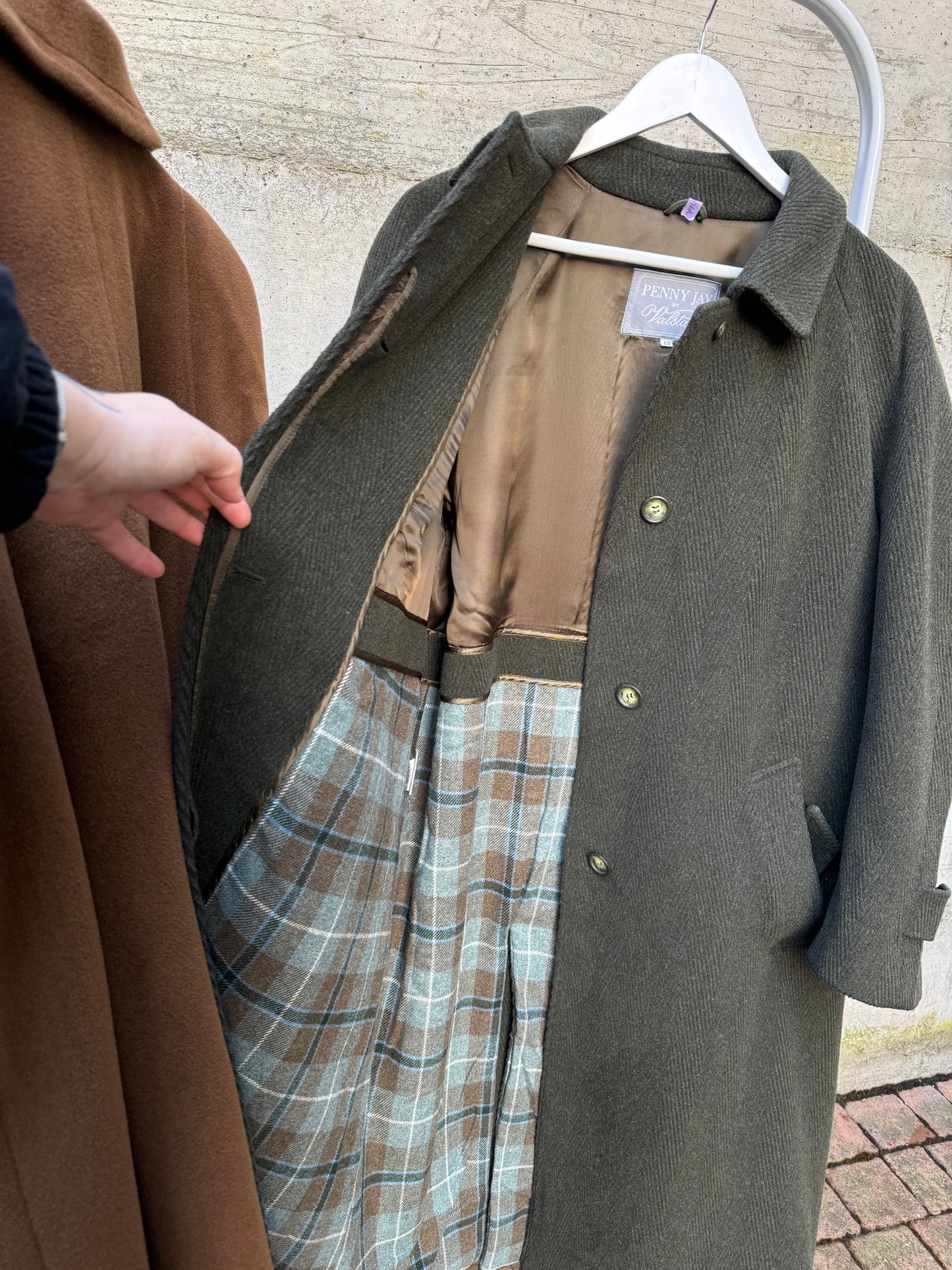 Cappotto donna sartoria Valstar verde scuro spigato, con cintura