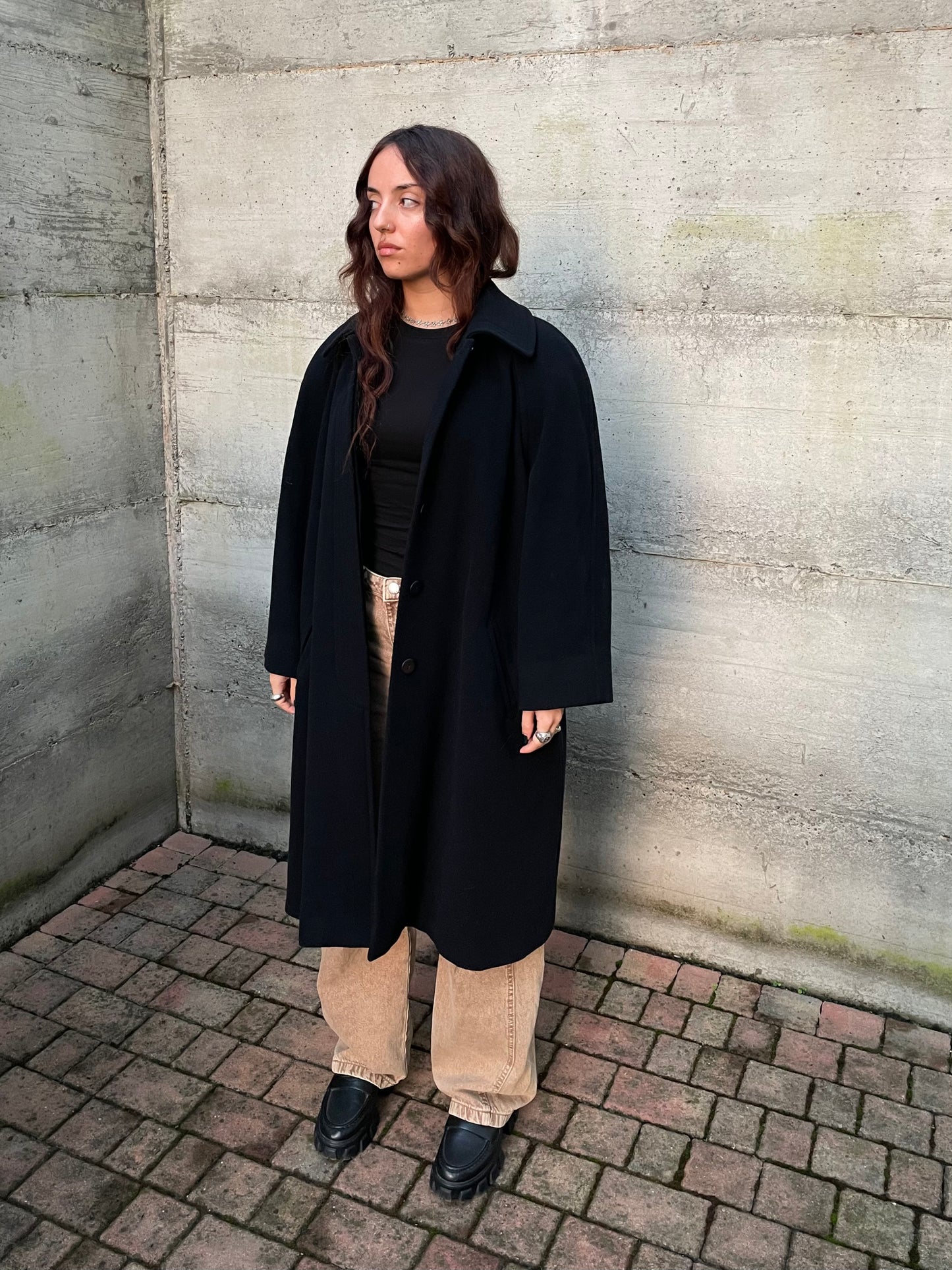 Cappotto nero sartoriale 100% lana vergine, taglia L