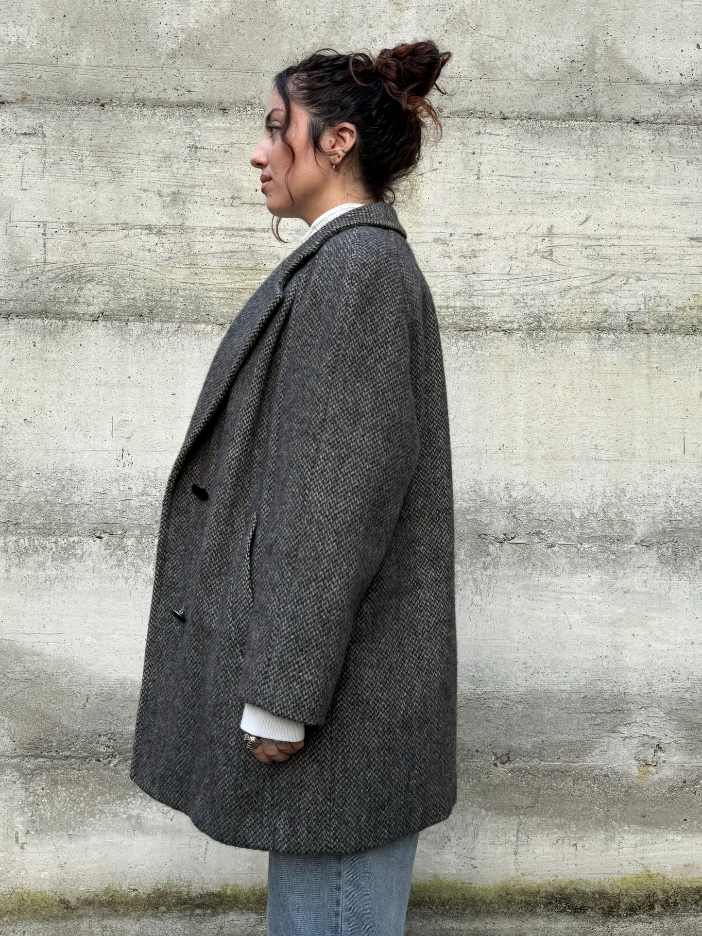 Cappotto corto sartoriale grigio spigato in pura lana vergine