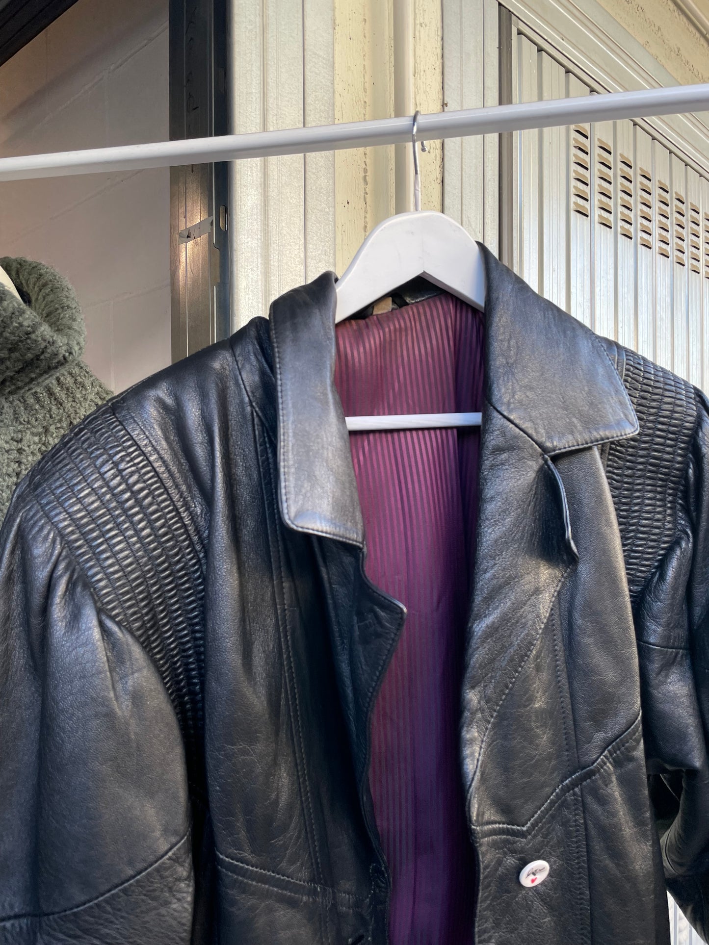 Bomber 80s lavorato in vera pelle nero