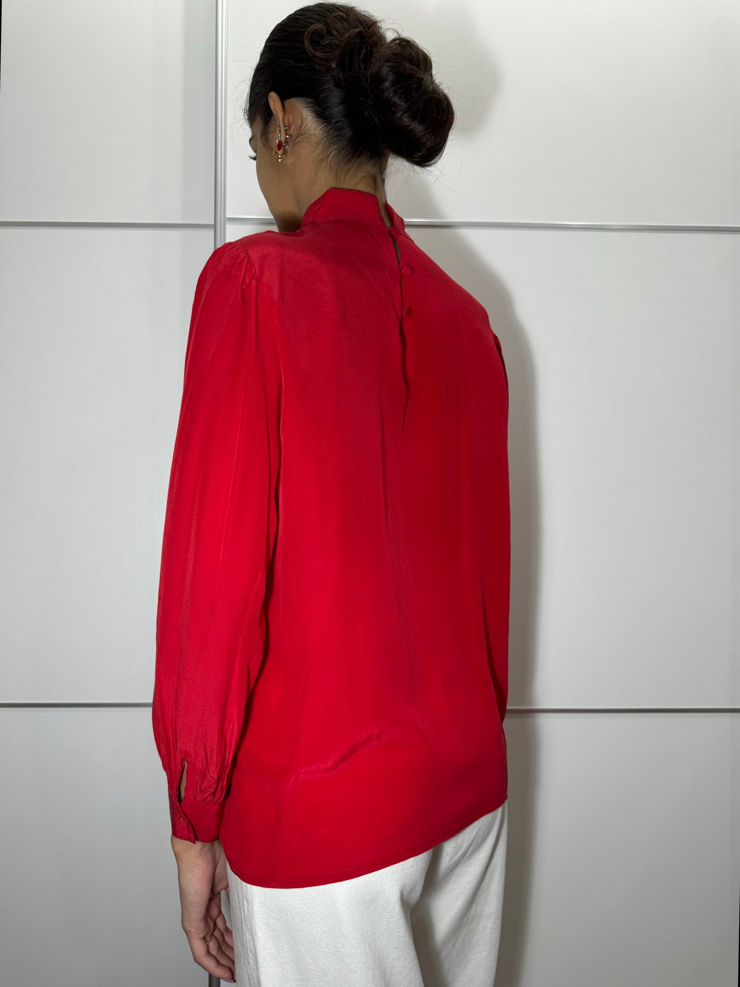 Blusa scivolata in pura seta cinese