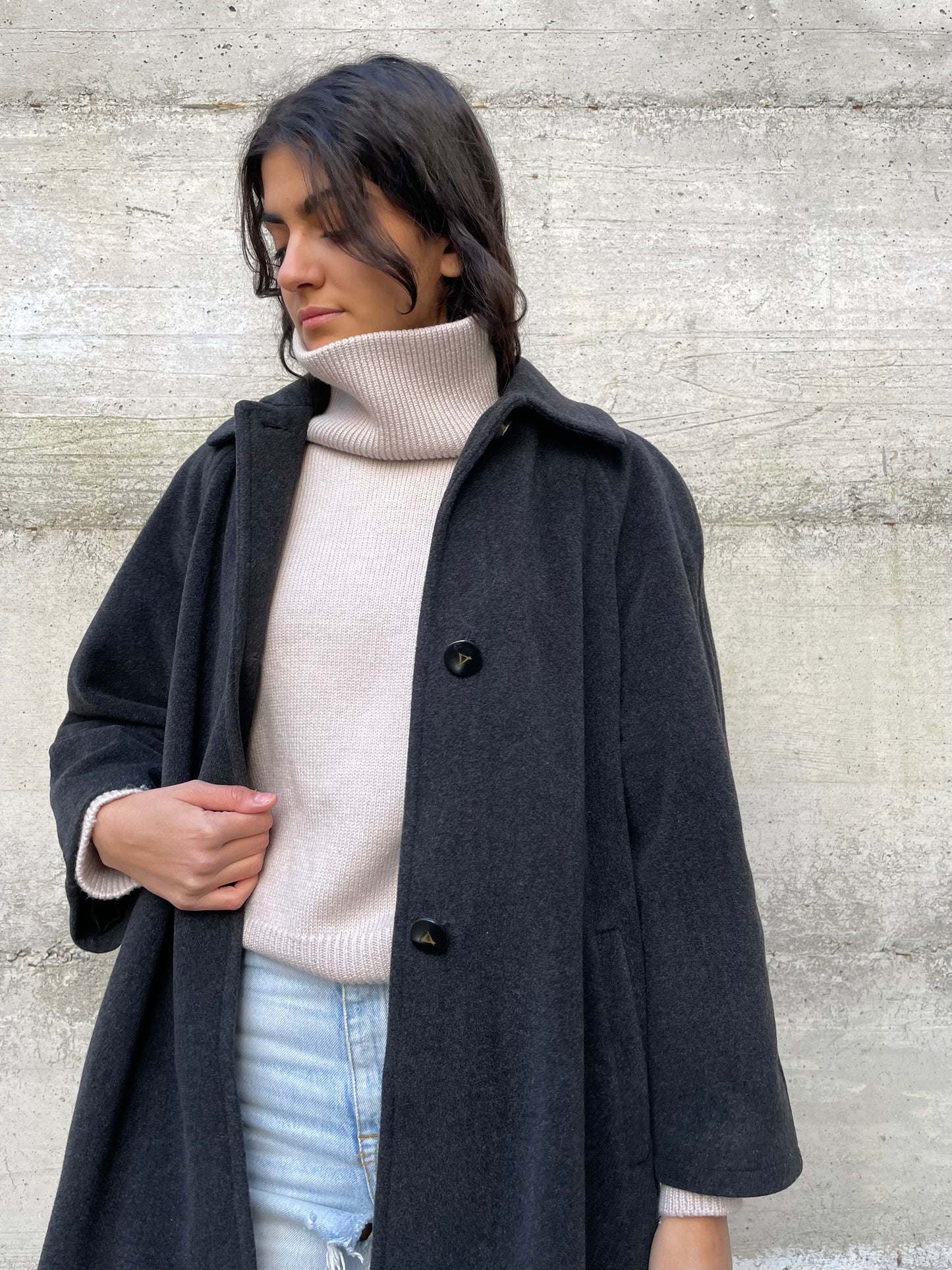 Cappotto sartoriale monopetto grigio scuro 100% lana vergine, in rara taglia 42it