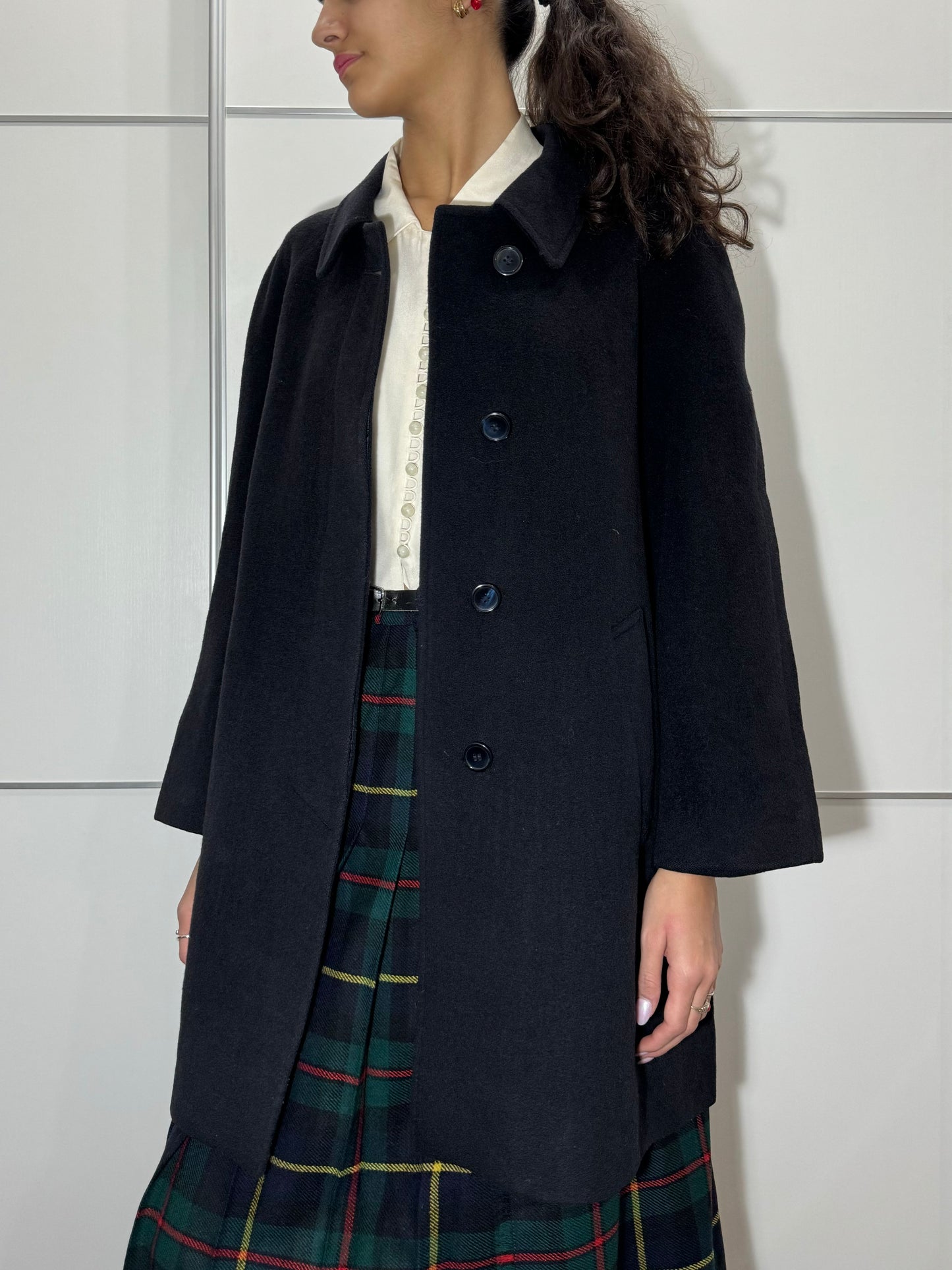 Cappotto corto sartoriale blu notte in pura lana vergine