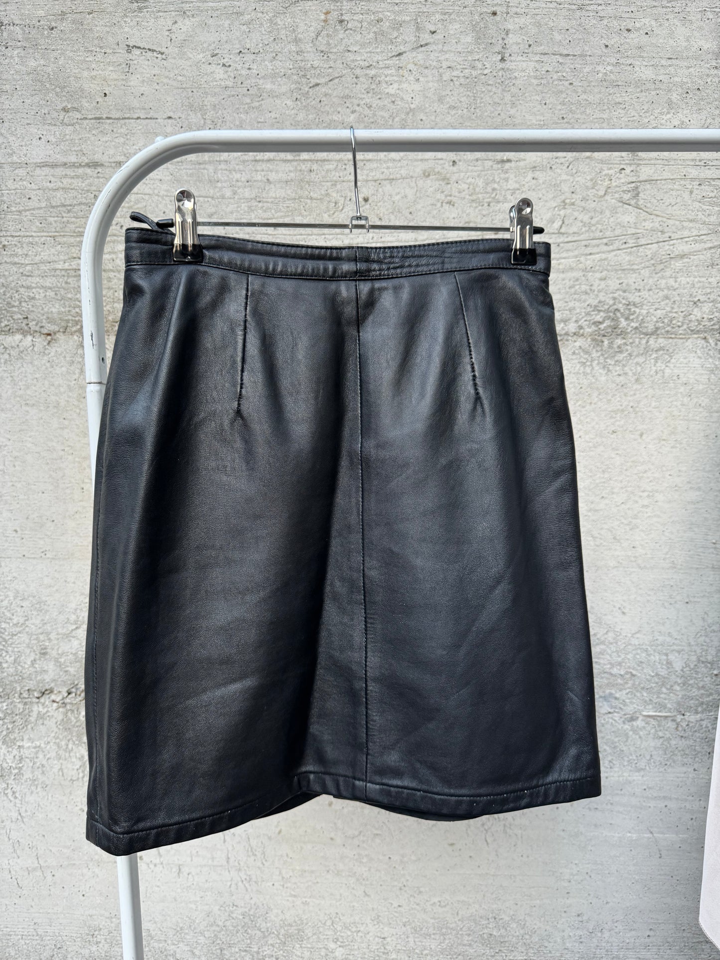 Minigonna in vera pelle, taglia 40it