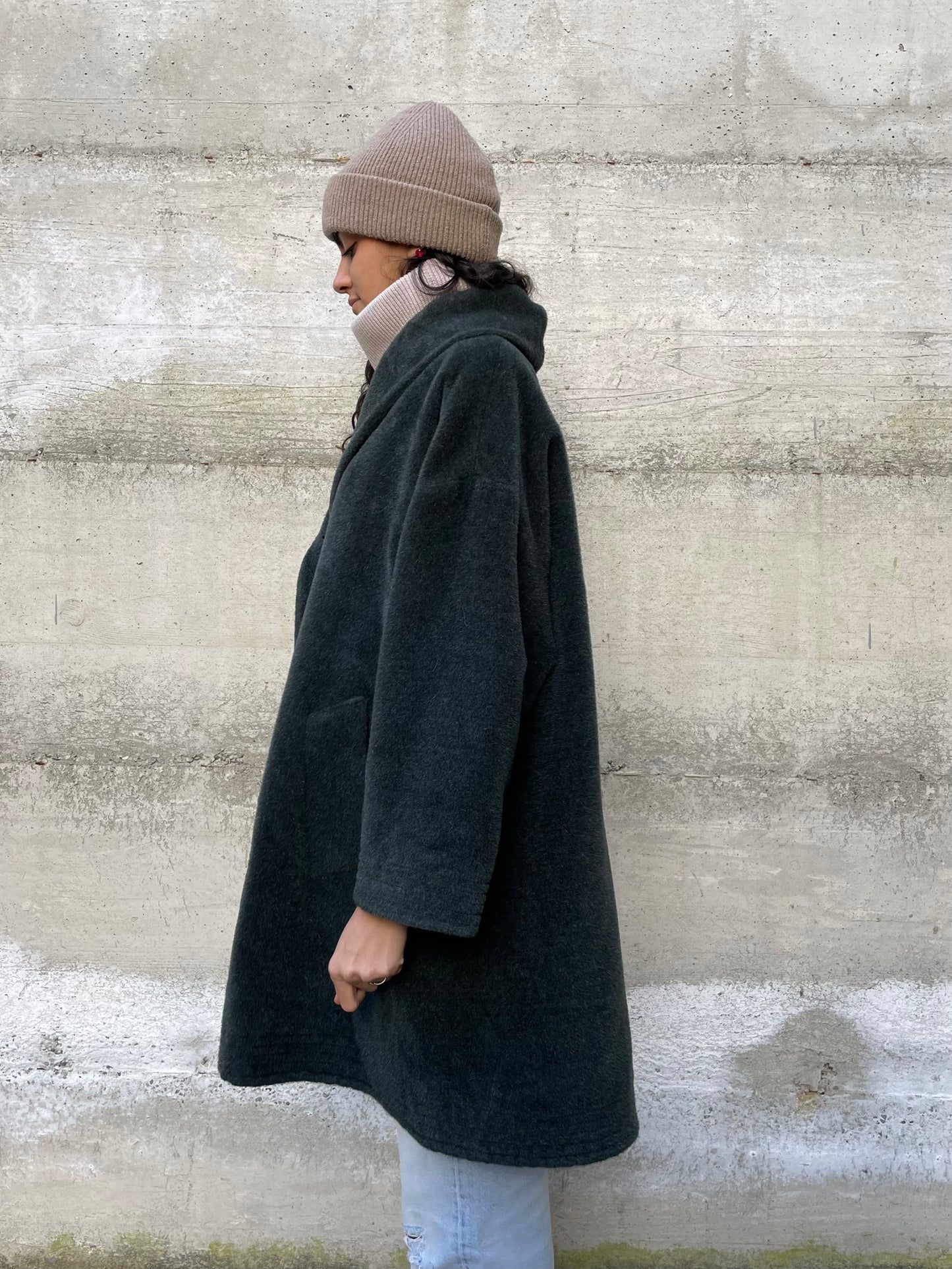 Cappotto a mantella verde bosco 50% alpaca, 30% mohair, 20% lana