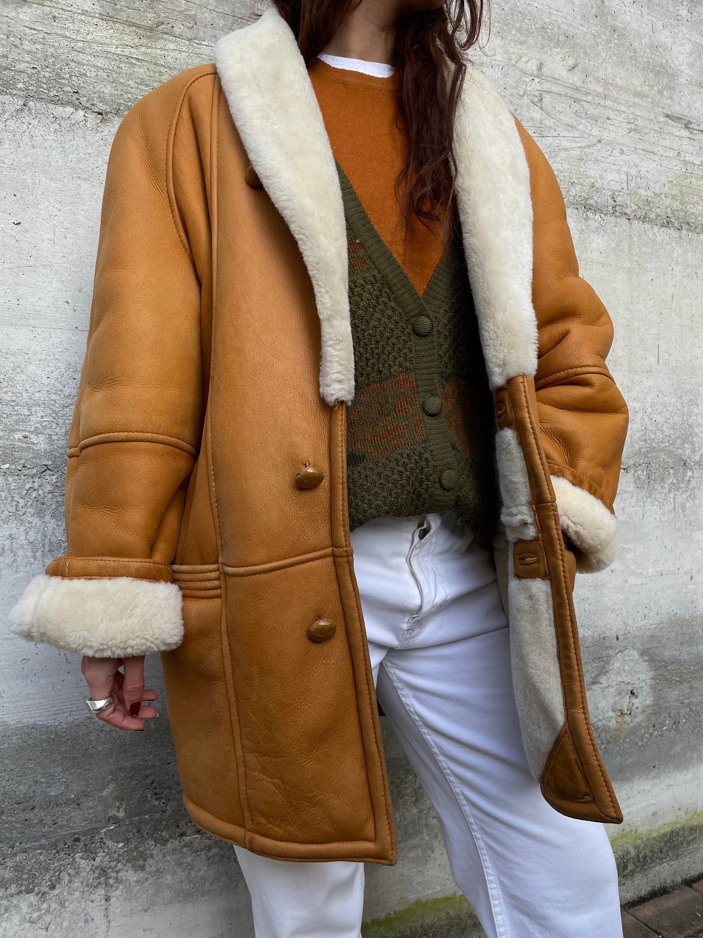 Montone Shearling originale a pelo bianco con esterno in pelle ruggine